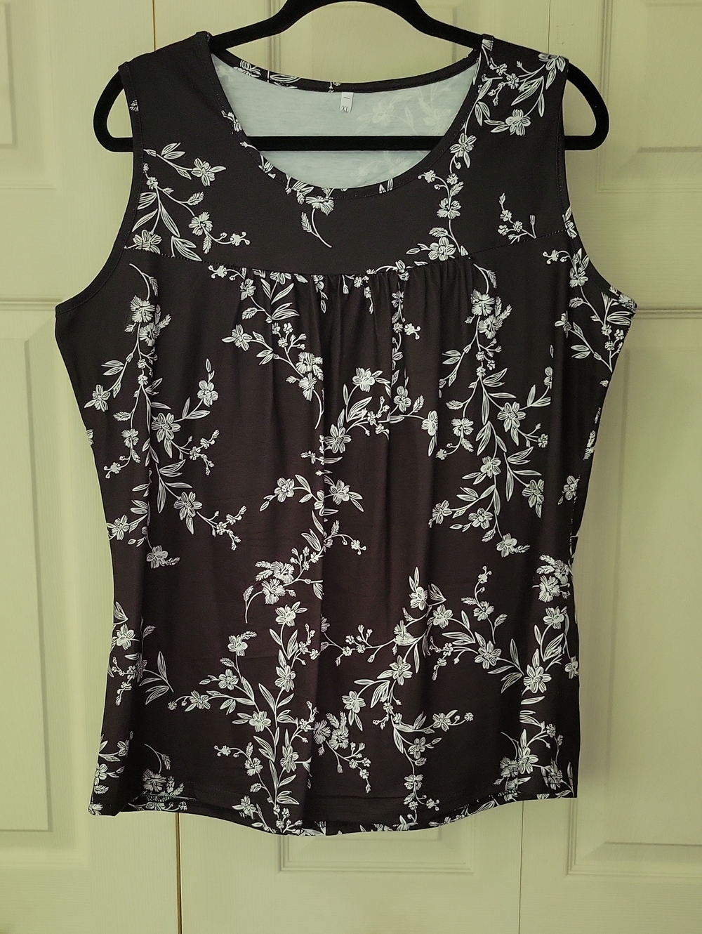 Sleeveless Black Floral Scoop Neck Women's Top